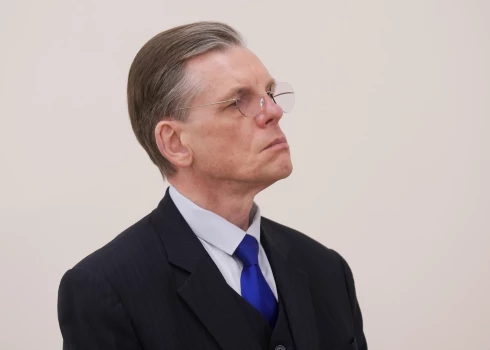 Экс-премьер предлагает Латвии ставить амбициозные национальные цели.