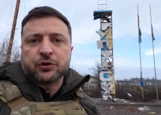 Zelenskis paviesojas Kupjanskā - pilsētā, kuru, kā Putins saka "kontrolē krievi"