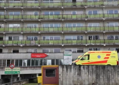 Латвийские больницы одна за другой вводят ограничения на посещение пациентов