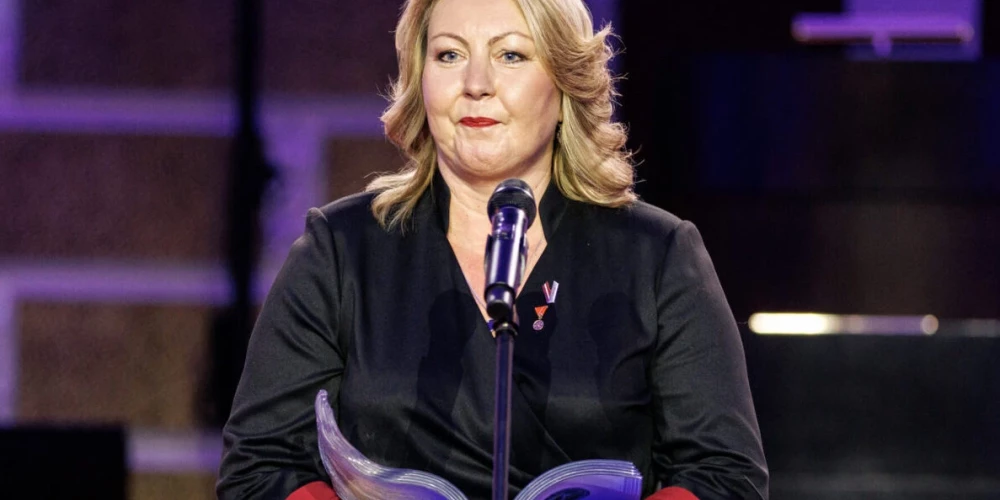 Šogad par Latvijas gada vēstures skolotāju tika atzīta Liepājas Valsts ģimnāzijas vēstures skolotāja Baibai Mackiala. 