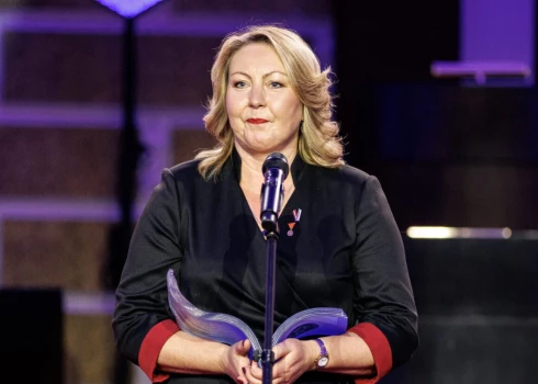 Šogad par Latvijas gada vēstures skolotāju tika atzīta Liepājas Valsts ģimnāzijas vēstures skolotāja Baibai Mackiala. 