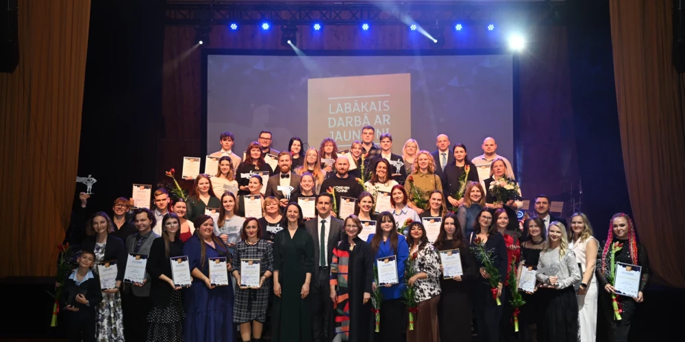 Noskaidroti labākie darbā ar jaunatni šogad.