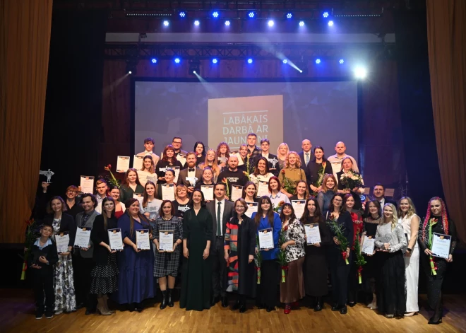 Liepājā godināti konkursa “Labākais darbā ar jaunatni 2025” laureāti