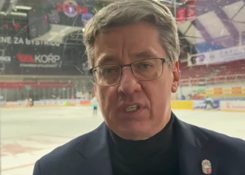 Latvijas izlase papildlaikā zaudē Slovākijai, treneris slavē sniegumu.