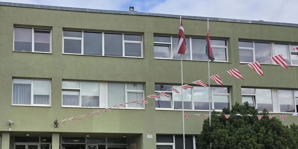 Liepājas Dzintara vidusskola.