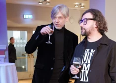 FOTO: Džilindžers, Vējonis un citi kultūras mīļi Čehova teātrī apmeklē "Ceļojums pusnaktī" pirmizrādi