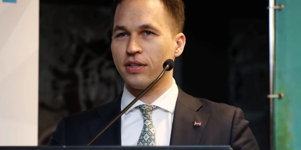 Марис Анджанс считает, что торговля с Россией на фоне помощи Украине выглядит аморально.