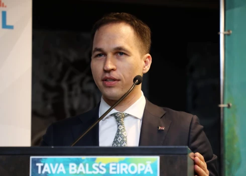 Марис Анджанс считает, что торговля с Россией на фоне помощи Украине выглядит аморально.