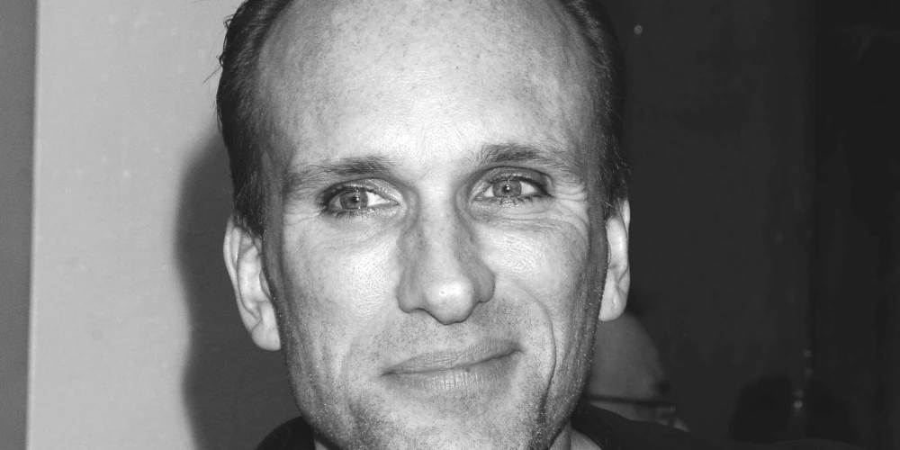 60 gadu vecumā mūžībā devies aktieris Pīters Grīns.