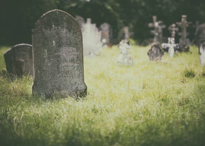 Латвия считает потери: в среднем - более 490 умерших каждую неделю