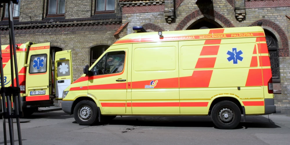 Рижская 1-я больница просит понимания из-за противоэпидемических мер.