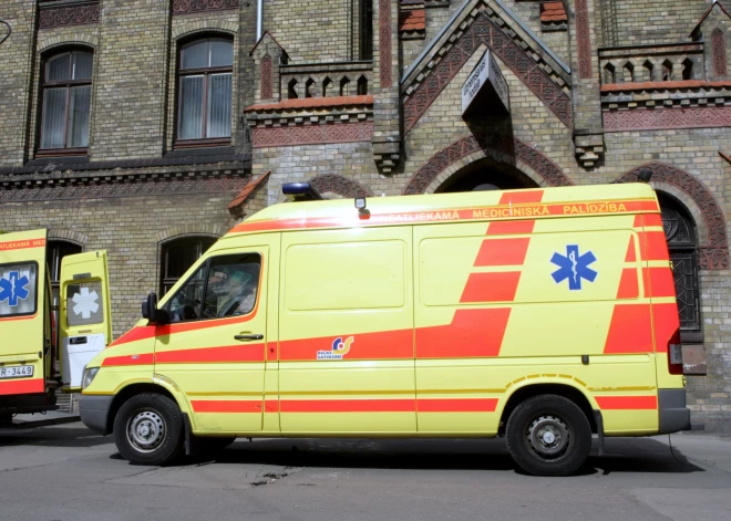 Грипп наступает: Рижская 1-я больница ужесточает правила и ограничивает посещения