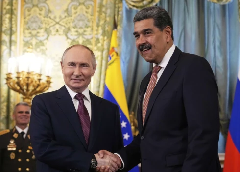 Krievijas vadītājs Vladimirs Putins un Venecuēlas diktators Nikolass Maduro.