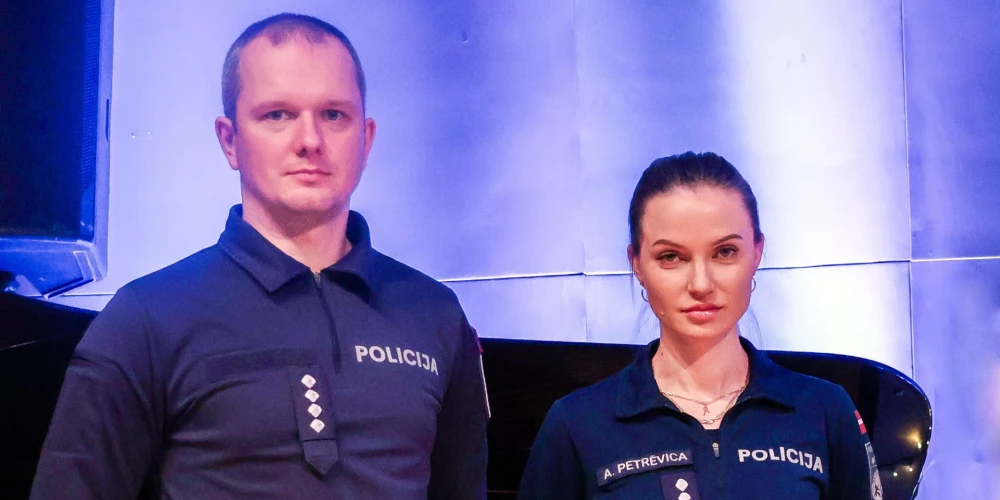 Par profesionālu rīcību fodināts VP kapteinis Rinalds Vainovskis un galvenā inspektore, kapteine Anete Petrēvica.