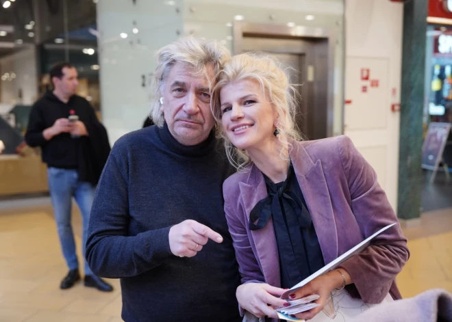 Daina Ēķe, izmantojot krāsainas ilustrācijas, vienkāršu valodu un saistošus uzdevumus, ar grāmatas "Gribu būt arhitekts" palīdzību jaunajiem lasītājiem izskaidro, kas vispār ir arhitektūra.