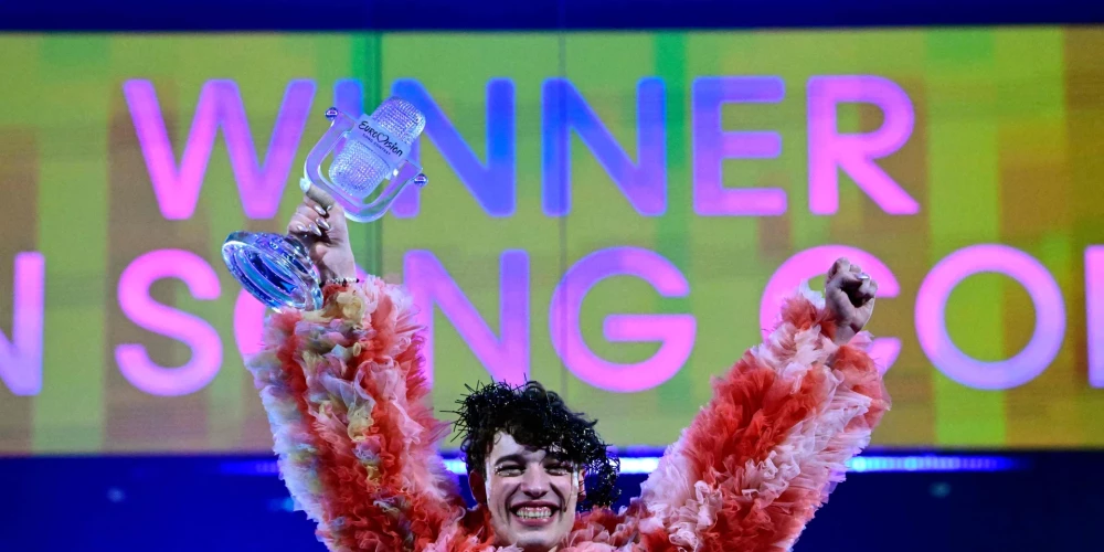 "Eirovīzijas" uzvarētājs Nemo atsakās no savas balvas protestējot pret Izraēlas dalību 2026.gada konkursā.