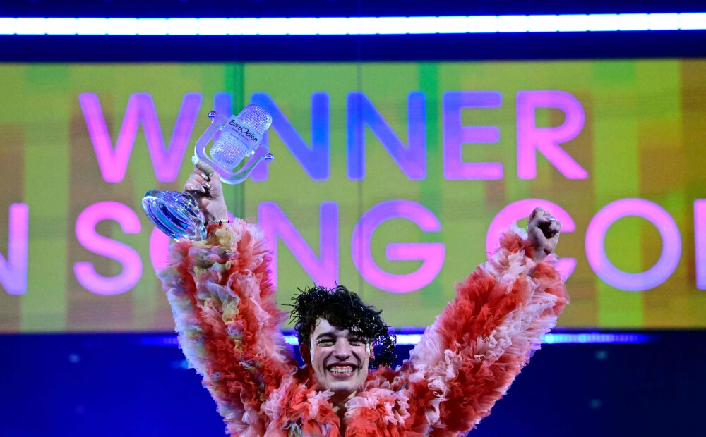 "Eirovīzijas" uzvarētājs Nemo atdod savu balvu, protestējot pret Izraēlas dalību 2026.gada konkursā