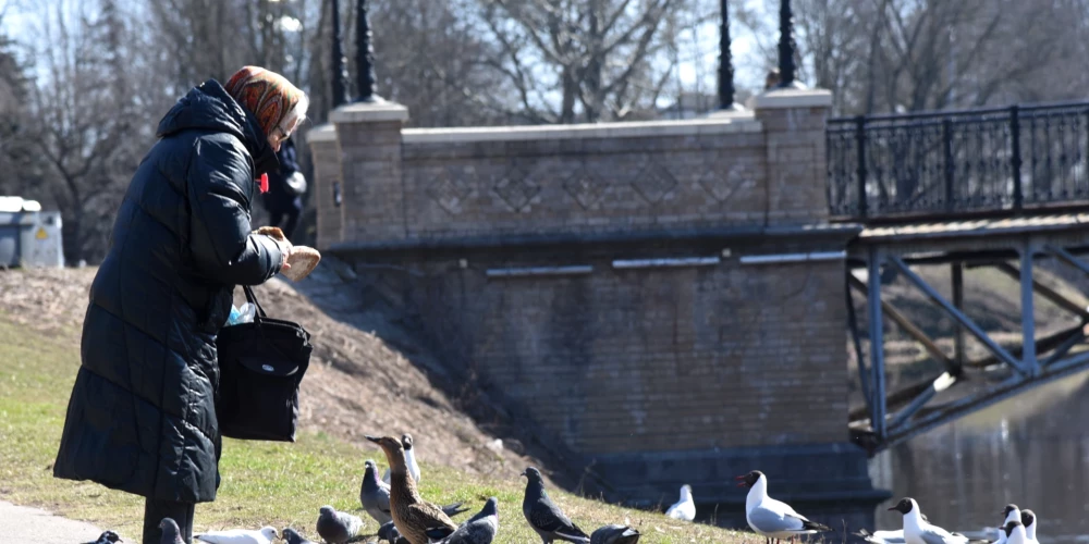 No nākamā gada paaugstināti pensiju un atlīdzību minimālie apmēri. 