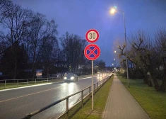 Smiltenē uzstādītas jaunas ātruma ierobežojuma zīmes, lai uzlabotu satiksmes drošību 