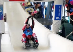 Latvijas kamaniņu braucējiem Pasaules kausa posmā ceturtā vieta stafetē