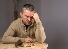 Латвийцы сначала платят кредит, а потом думают, на что жить дальше.