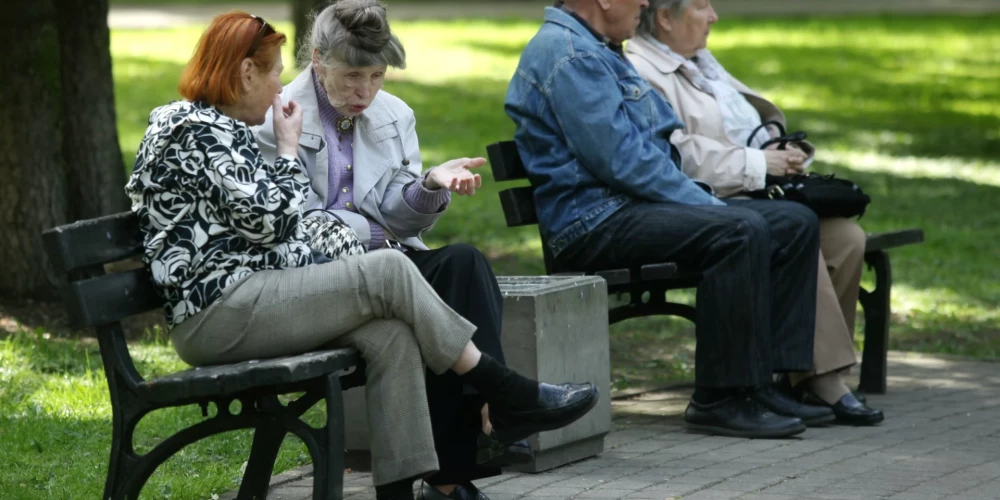 Около 6000 пенсионеров могут лишиться льгот на транспорт в Риге.