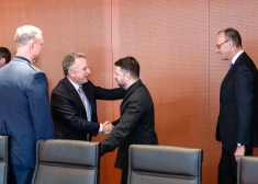 Zelenskis Berlīnē tiekas ar ASV pārstāvjiem