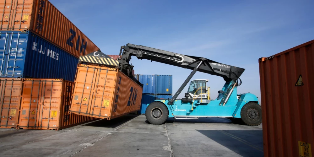 Krievija paļaujas uz importētu dabīgo kaučuku, ko tai piegādājot arī caur Latviju. 