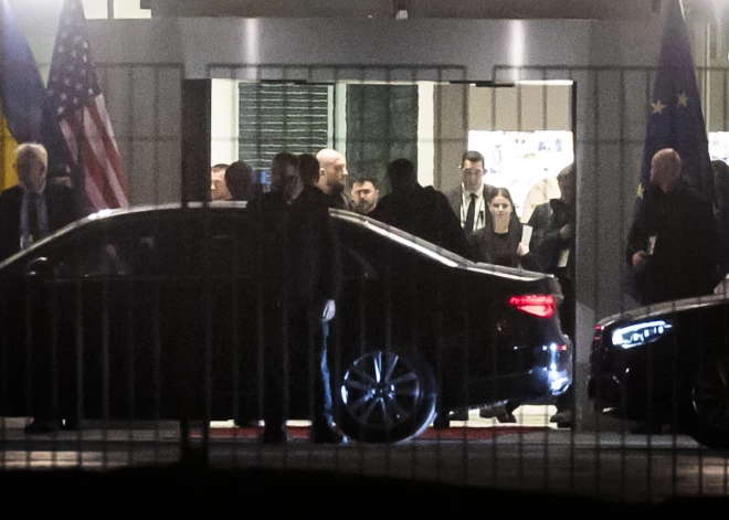 Zelenska sarunas Berlīnē ar ASV pārstāvjiem atsāksies pirmdien