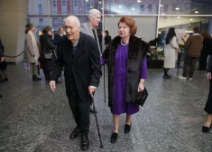 Неужели 91-летний муж экс-президента Вайры Вике-Фрейберги оказался в пансионате?