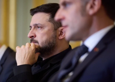 Владимир Зеленский подчеркивает, что мирное соглашение должно включать в себя надежные гарантии безопасности для Украины.