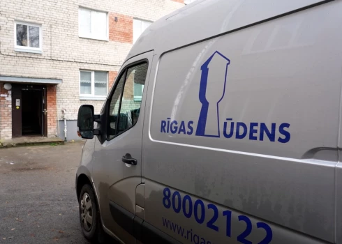 “Rīgas ūdens” aicina iedzīvotājus būt piesardzīgiem krāpnieku zvanu dēļ.