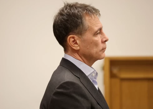 Apsūdzētais VAS "Latvijas dzelzceļš" bijušais valdes priekšsēdētājs Uģis Magonis Rīgas apgabaltiesas sēdē.