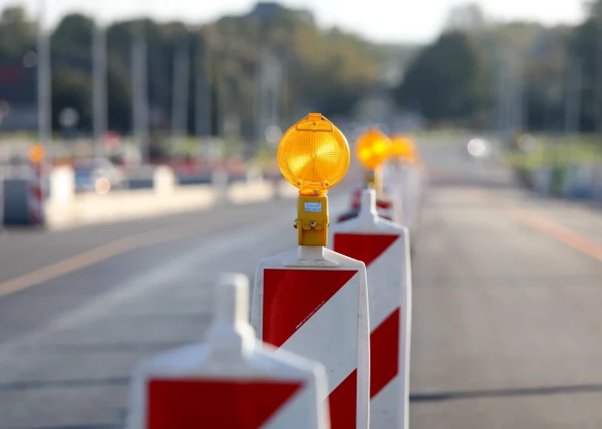 Būtiska informācija autovadītājiem - no trešdienas uz Bauskas šosejas mainīsies satiksmes organizācija