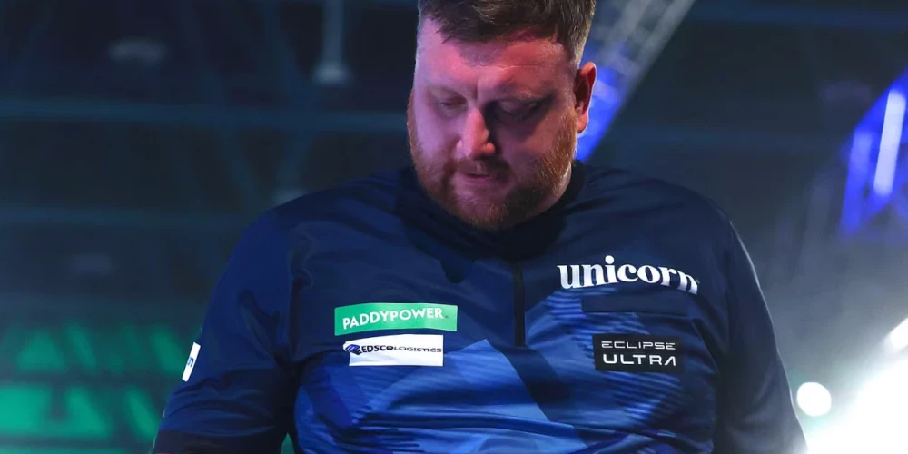 Kamerūna Menzija roka bija asinīs pēc dusmu izvirduma. 