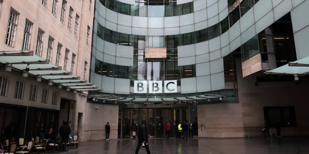 Donalds Tramps iesūdz tiesā BBC, pieprasot 10 miljardu dolāru kompensāciju. 