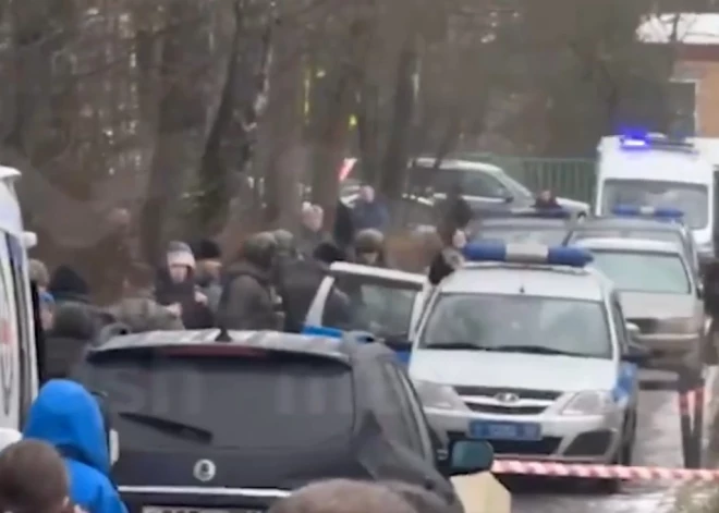 ВИДЕО: в Подмосковье подросток устроил резню в школе - погиб один ученик, ранен охранник