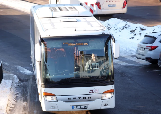 Reģionos samazinās sabiedriskā transporta pieejamība, brīdina nozare