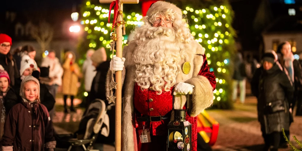 Всего за 12 дней до Рождества в Вильнюсе большие и маленькие собрались вместе, чтобы хоть ненадолго оказаться в сказке, о которой мечтали в детстве. 