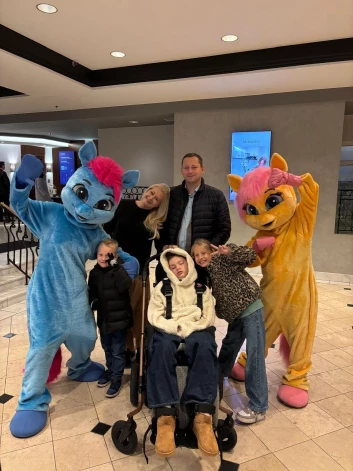 Rūdolfs Magurs ir zēns ar spēcīgu raksturu un gribasspēku kļūt pēc iespējas patstāvīgākam.