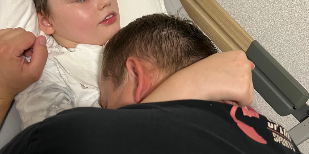 Rūdolfs Magurs ir sācis apskaut savus tuvos.