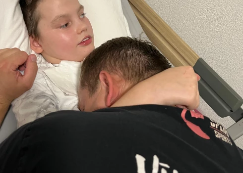 Rūdolfs Magurs ir sācis apskaut savus tuvos. 