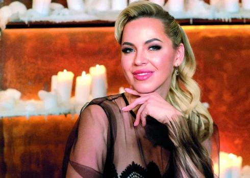 Katrīne tagad ir Vasiļevska, precējusies ar pilotu Pēteri.