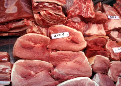 Ķīna ievieš antidempinga nodevas ES cūkgaļas importam.