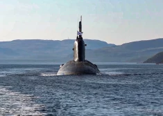 "Z" kanāli sēro par Ukrainas vēsturisko triecienu krievu zemūdenei, daži apsver bēdas slīcināt pudelē