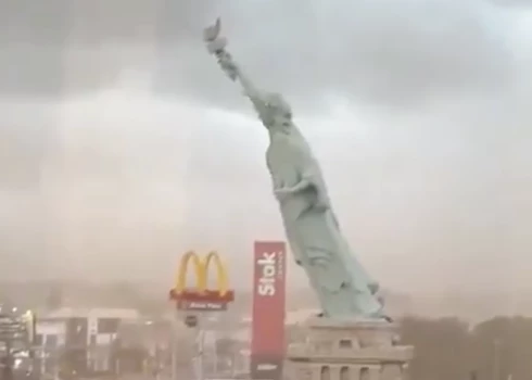 Brazīlijā nogāzusies "Brīvības statuja".