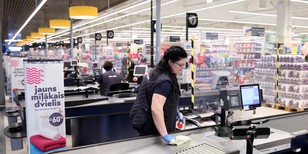 Maxima меняет график на праздники.