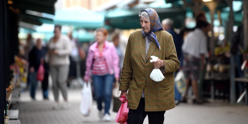 Обнаружено, что даже после 90 лет жители Латвии продолжают волонтерить — и это меняет их повседневность.