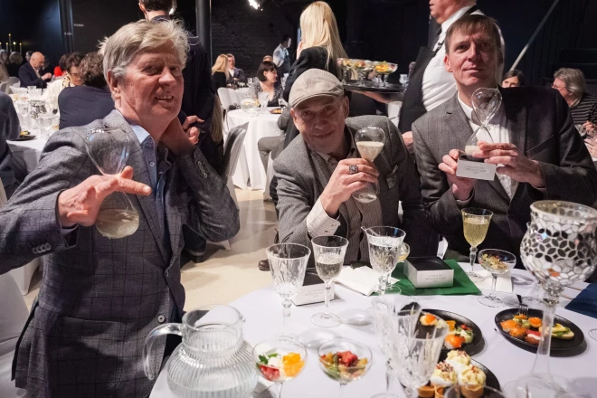 Andris, Normunds un Ģirts - "Labvēlīgā tipa" kolēģi.