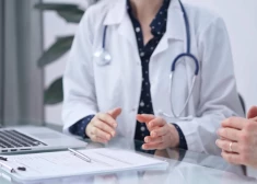 Līdz pat 41 000 eiro mēnesī: cik patiesībā nopelna ārsti Latvijā